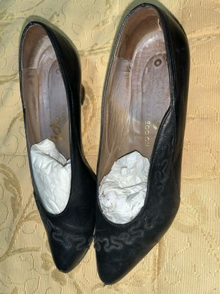 Zapatos de tacón negros