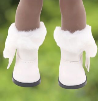 Botas blancas para Nancy colección o Paola Reina 
