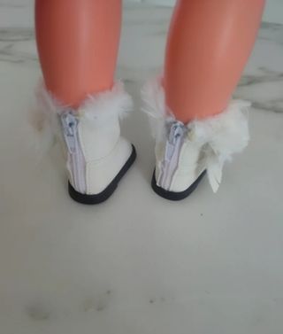 Botas blancas para Nancy colección o Paola Reina 
