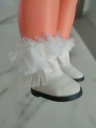 Botas blancas para Nancy colección o Paola Reina 