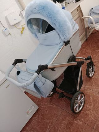 Carrito bebé Adababy azul, semi nuevo