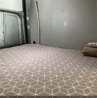 CAMPER