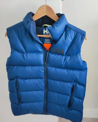 Chaleco plumífero niño Helly Hansen azul.