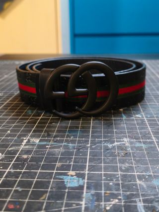 Cintura Gucci GG logo nera con strisce