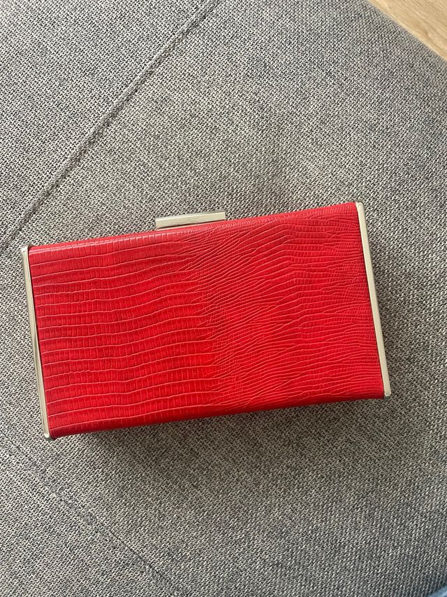 Bolso de mano rojo