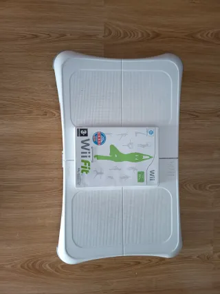 Wii Fit Balance Board + Juego Wii Fit