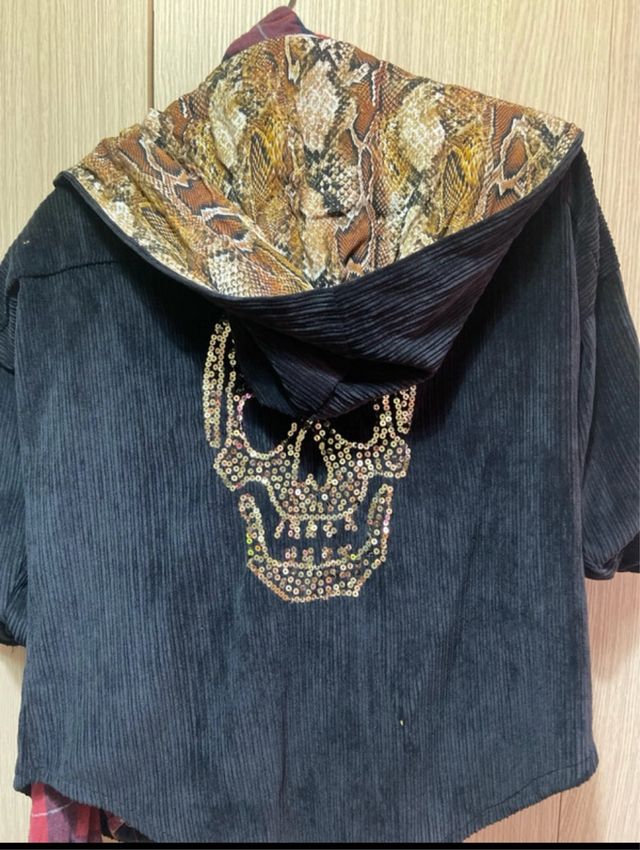 Camisa pana negra calavera lentejuelas
