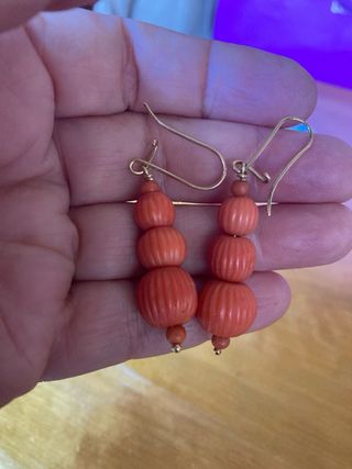 Pendientes Coral y Oro 18k