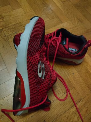Deportivas Skechers Talla 43 Rojas y Negras