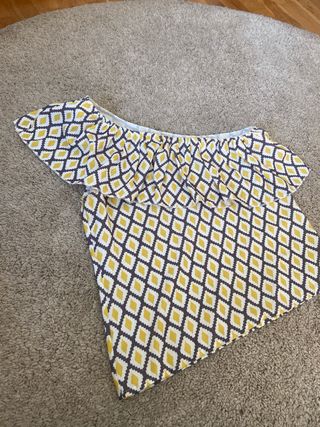 Blusa asimétrica con estampado geométrico