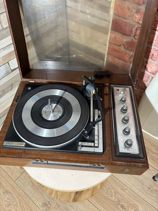 Tocadiscos Vintage Helsinki Kolster