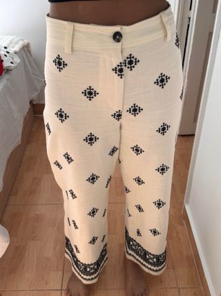 Pantalón Zara estampado primavera