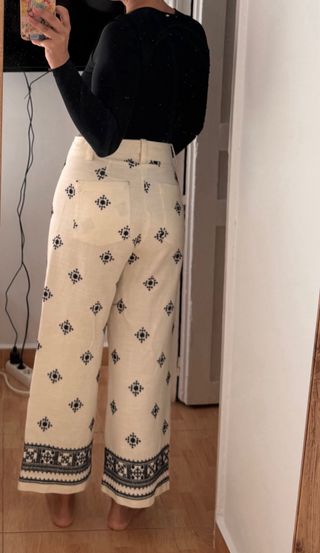 Pantalón Zara estampado primavera
