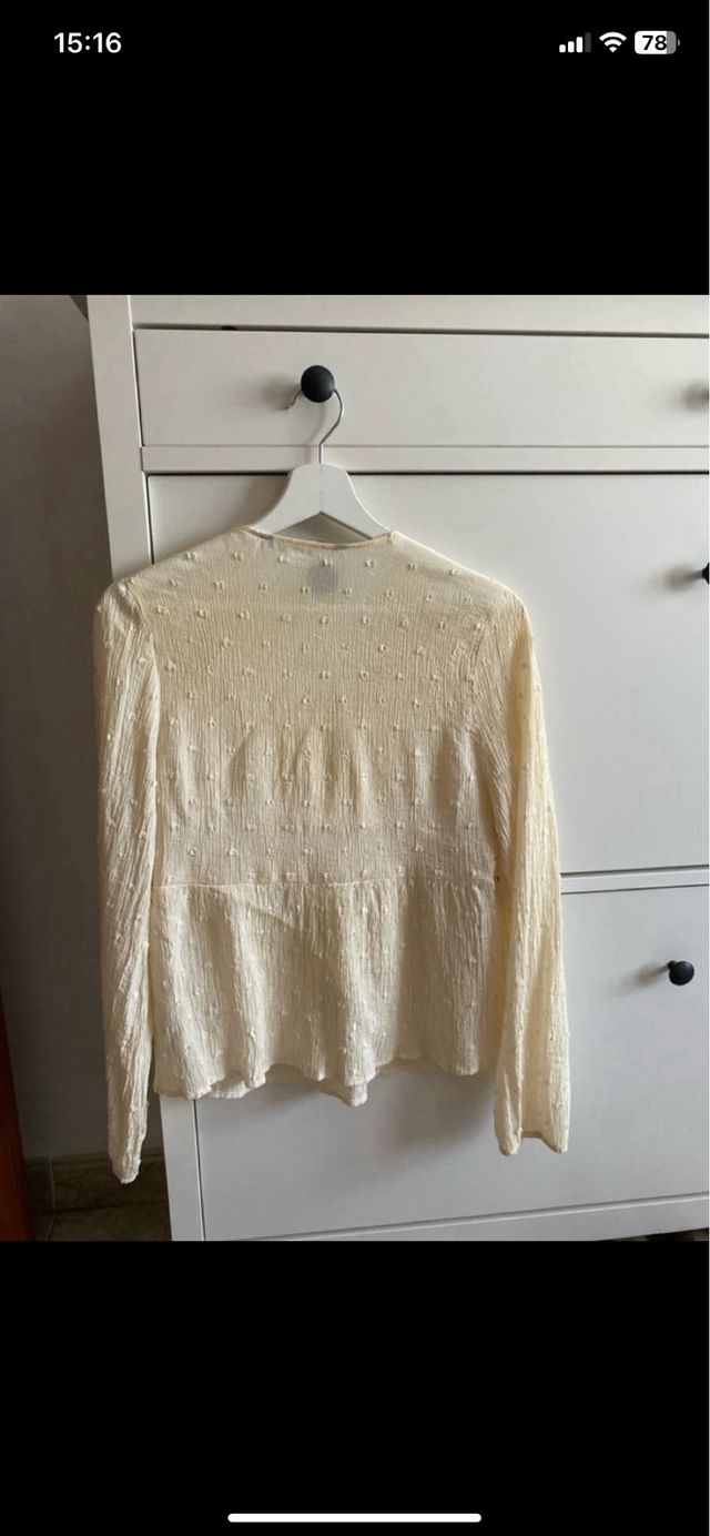 Blusa Zara escote lazo beige Talla M