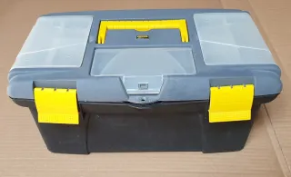 Caja de herramientas gris y amarilla