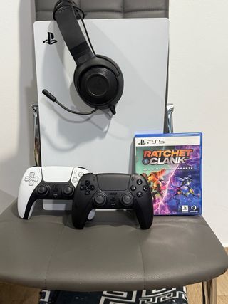 Consola PS5 con 2 mandos y juego