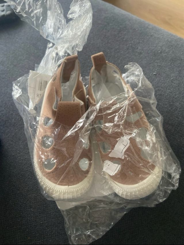 Sandalias niña color salmón