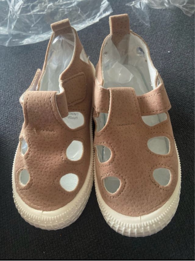 Sandalias niña color salmón