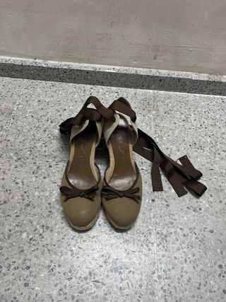 Sandalias Unisa T41 Beige/Marrón Nuevas