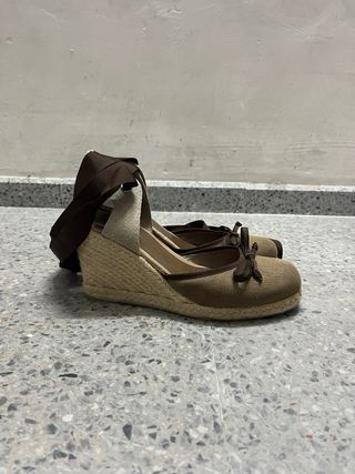 Sandalias Unisa T41 Beige/Marrón Nuevas