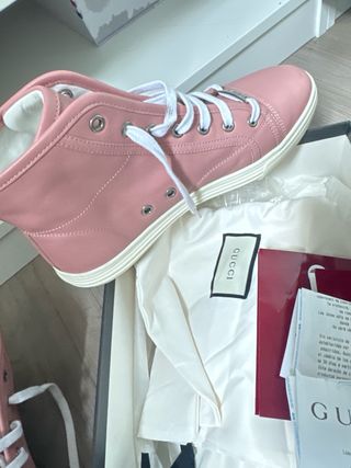 Zapatillas Gucci rosas como nuevas