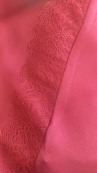 Top lencero encaje granate Mango Talla M 