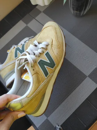 Zapatillas New Balance Beige/Verde Talla 37.5