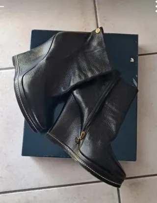 Stivaletti Fabi in pelle con zeppa