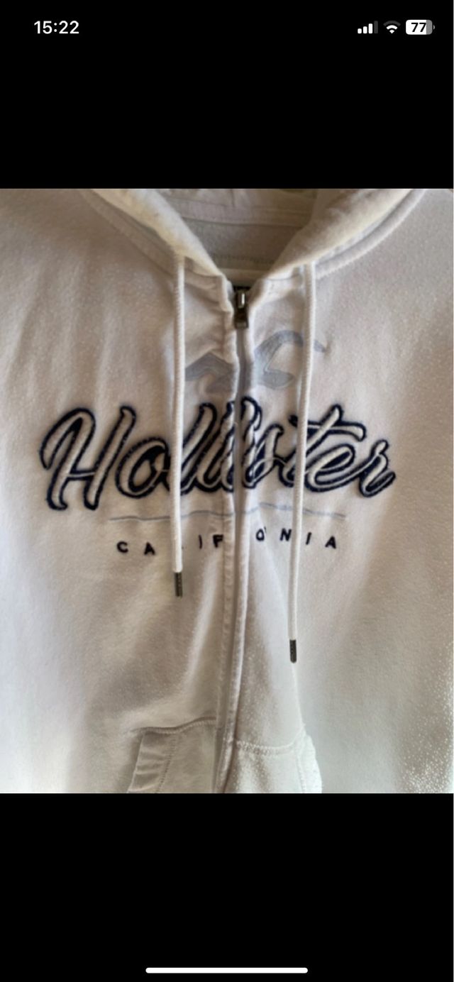 Sudadera Hollister con cremallera y capucha