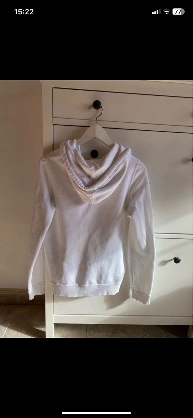 Sudadera Hollister con cremallera y capucha