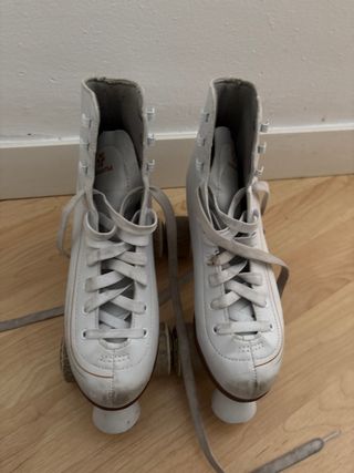 Patines de 4 ruedas blancos