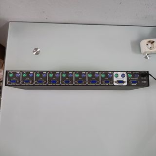 SWITCH Dlink Dkvm-8E impecable