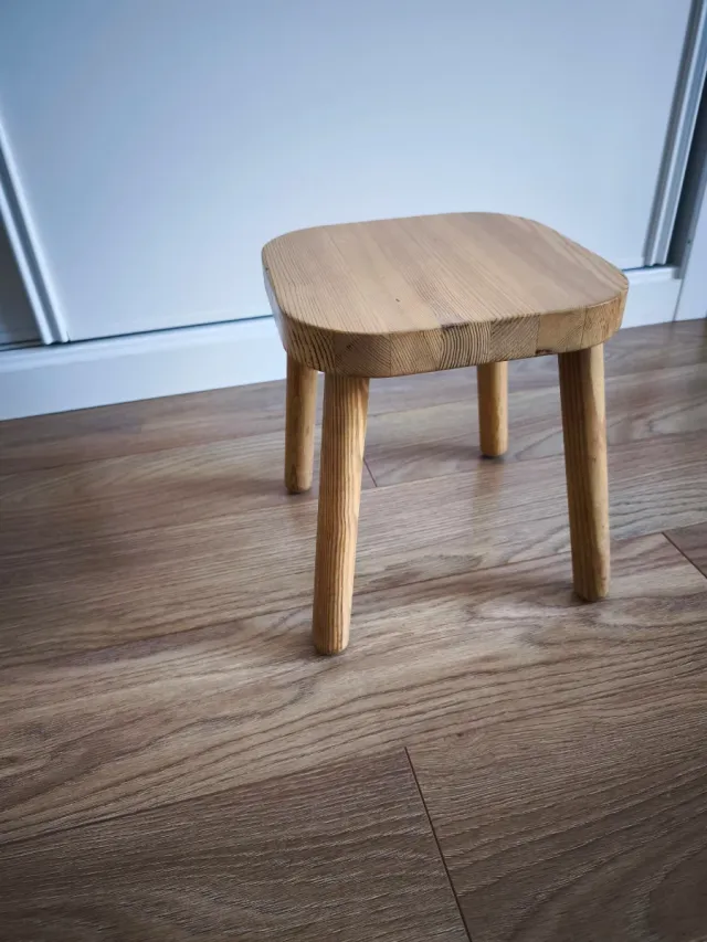 Banqueta Flisat Ikea para niños