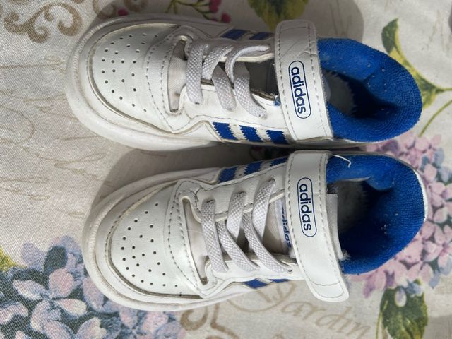 Zapatillas Adidas niño Talla 23