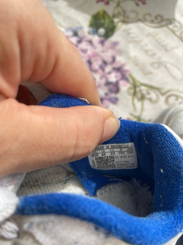 Zapatillas Adidas niño Talla 23