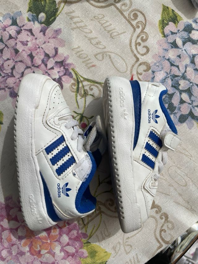 Zapatillas Adidas niño Talla 23
