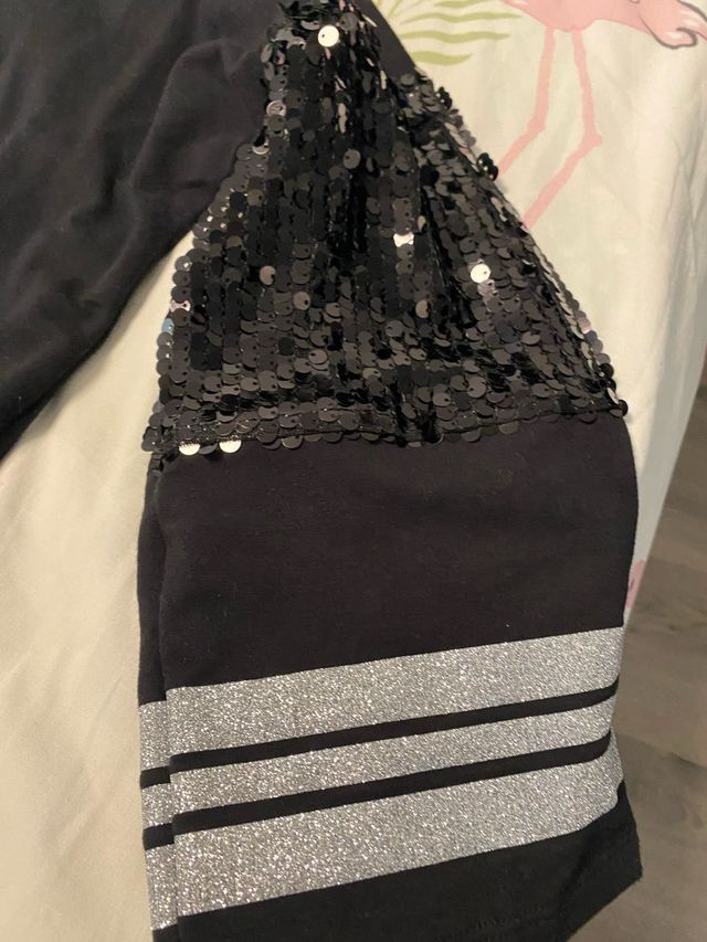 Vestido niña murciélago y arañas lentejuelas