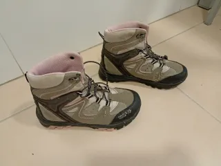 Botas de montaña niña Talla 33 EU / 1.5 UK