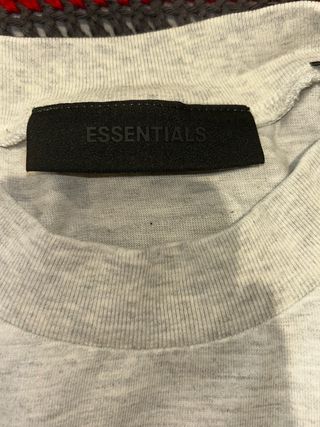 Camiseta gris Essential