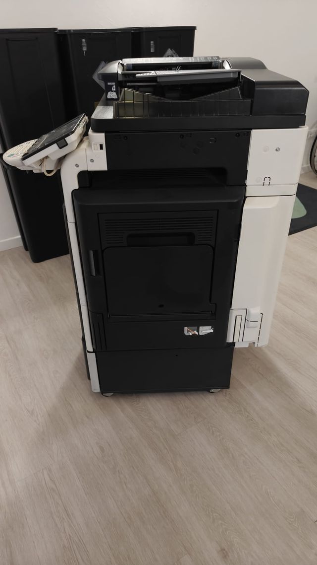 Stampante Konica Minolta Bizhub C220