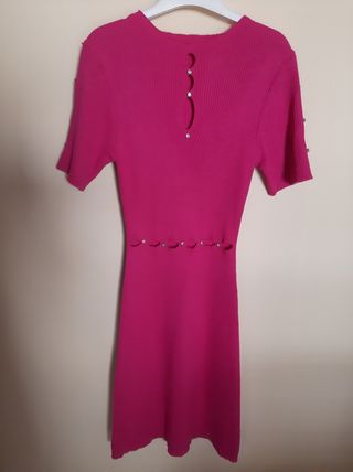 Abito aderente fucsia con perline