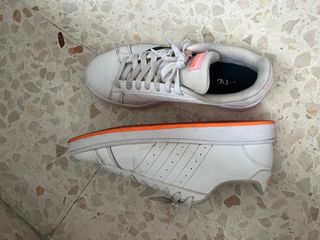 Zapatillas Adidas Blancas y Naranja