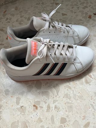 Zapatillas Adidas Blancas y Naranja