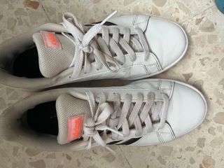 Zapatillas Adidas Blancas y Naranja
