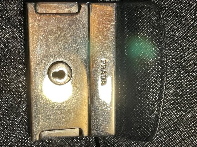 Ventiquattr'ore Prada in pelle nera