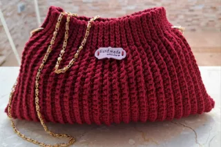 Bolso de hombro hecho a mano burdeos y portagafa 