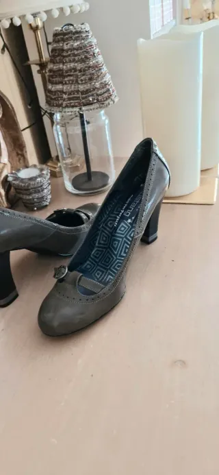 Zapatos Mustang Talla 41 Charol Gris