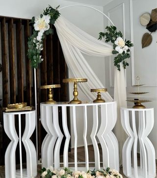 Mesas de buffet blancas