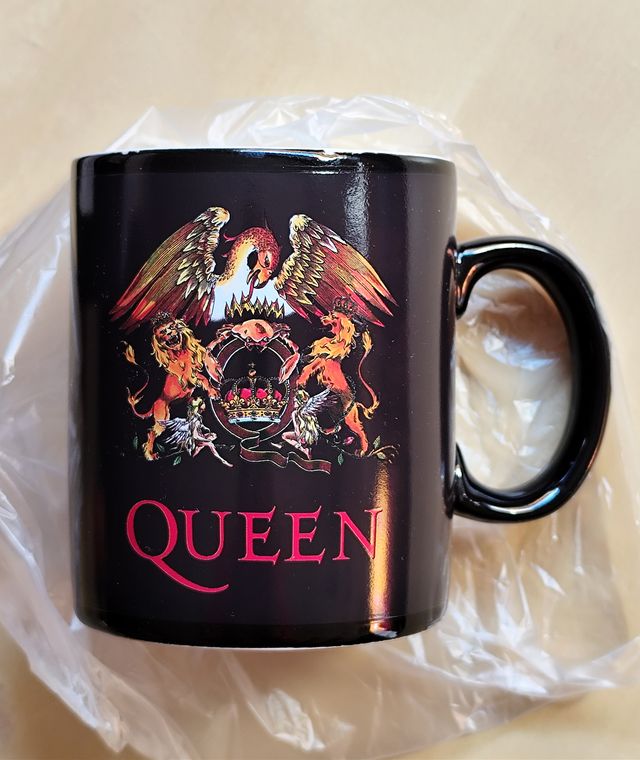 Taza Queen "Heat Change Mug"