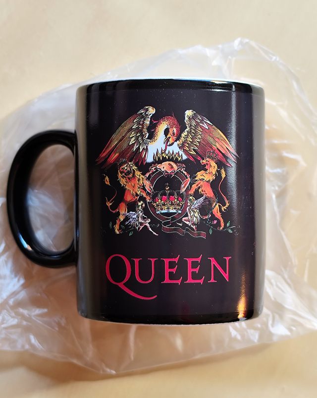 Taza Queen "Heat Change Mug"